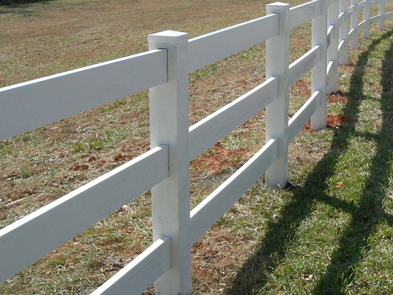 Vinyl fence options in the Johns Creek Georgia area.